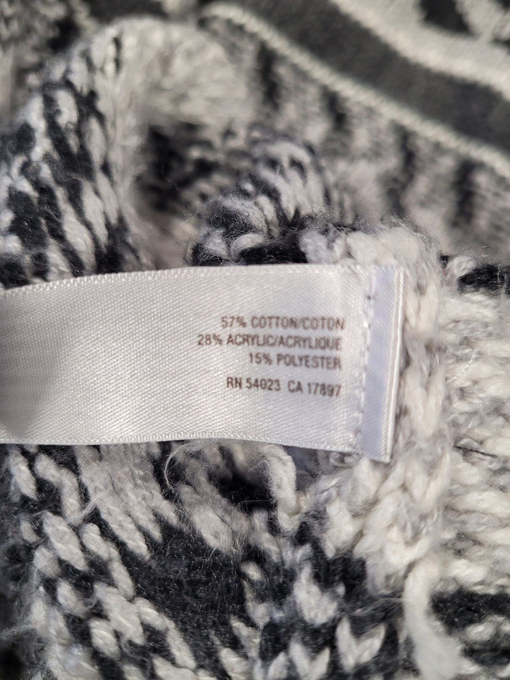 Old Navy Gray and White Patterned Open-Front Cardigan - Picture 5 of 5